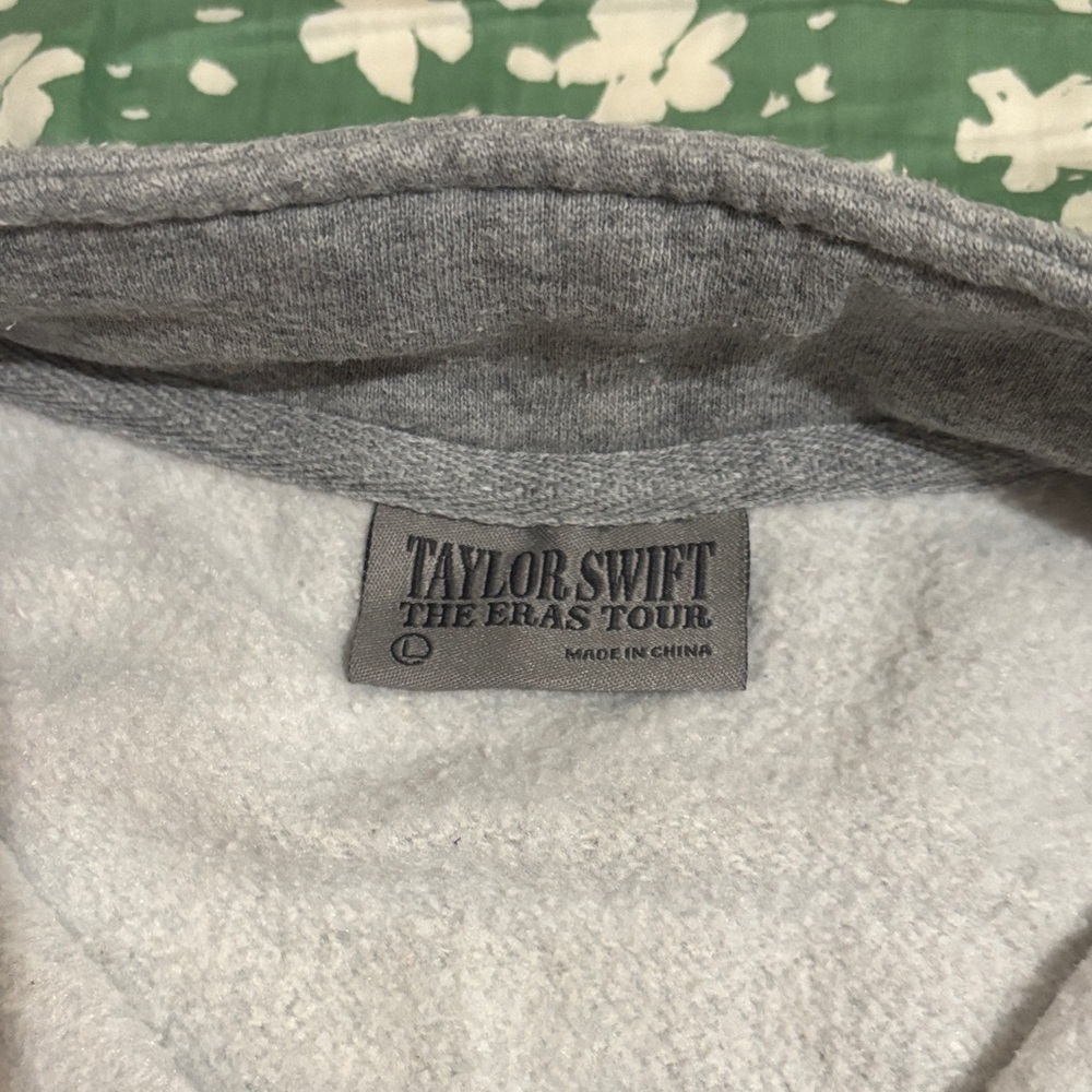 Taylor Swift Gray Sweater - Picture 2 of 3